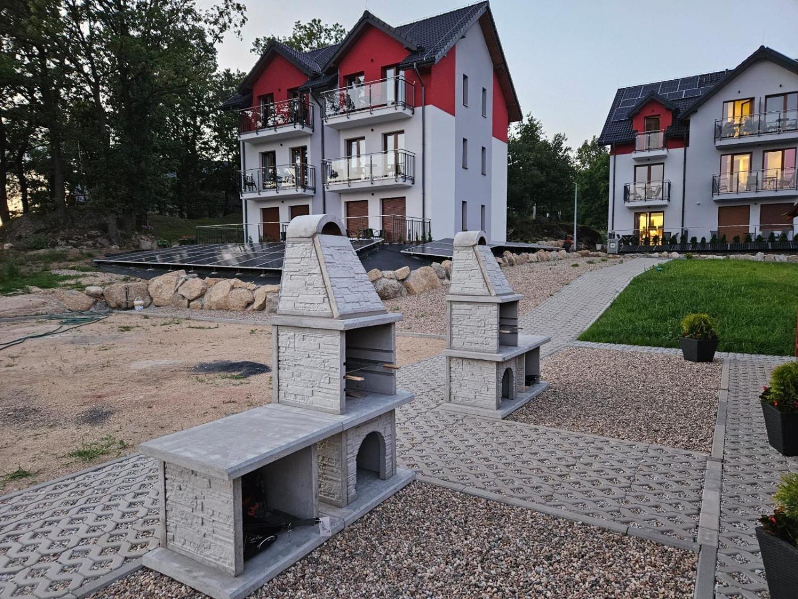 Kolorowe Cieplice - Apartamenty Z Widokiem Na Karkonosze イェレニャ・グーラ エクステリア 写真